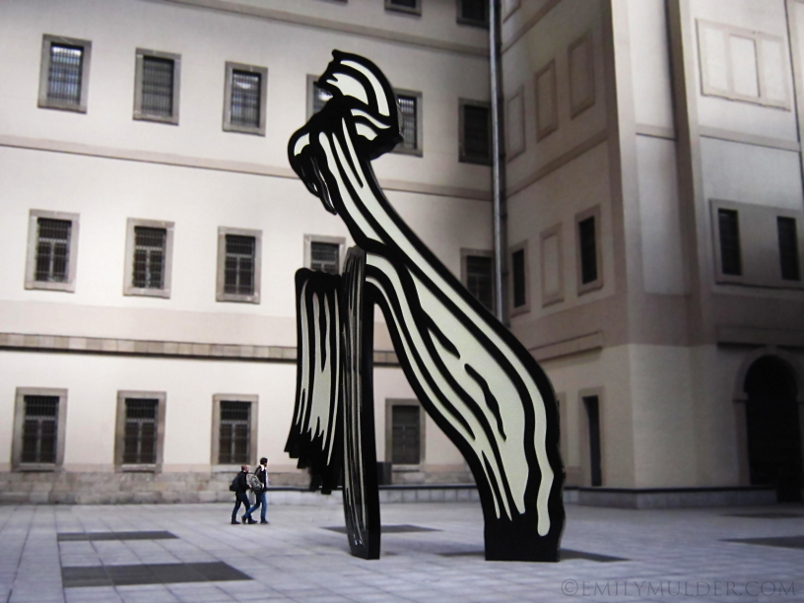 Estatua Grande in the courtyard of the Reina Sofia, Madrid