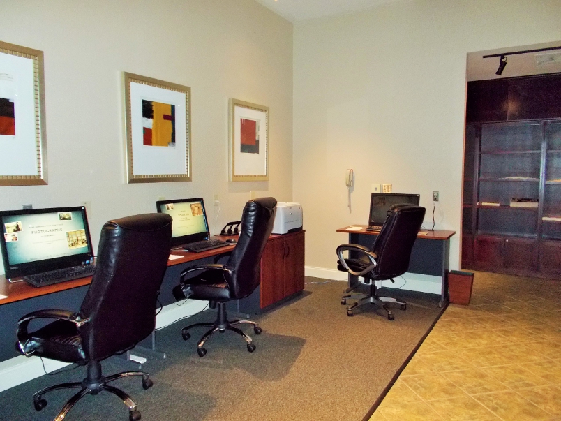 Business Lounge Computers