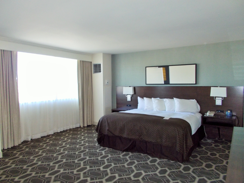Doubletree Downtown Tulsa Sleeping Area