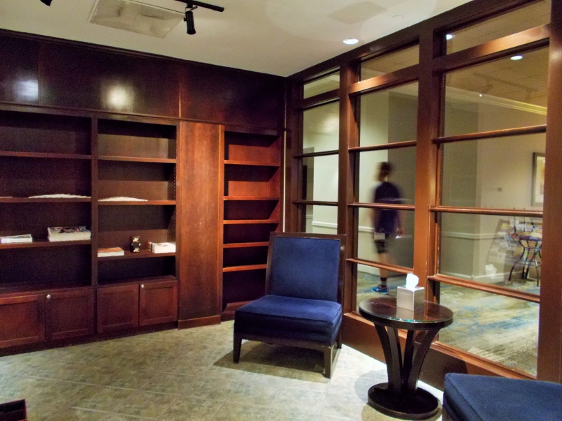 DoubleTree Tulsa Business Lounge