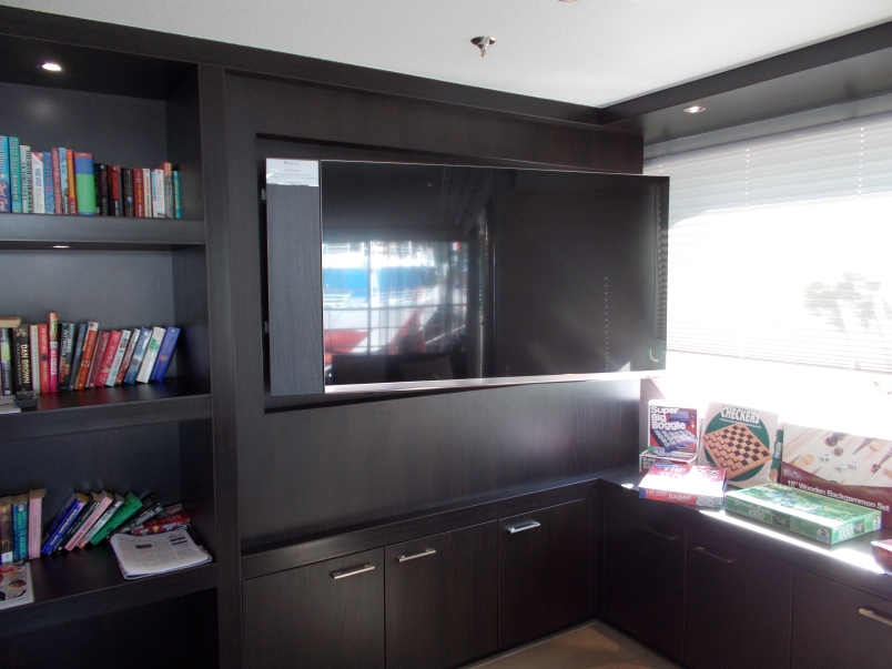 Club Lounge TV Artistry II