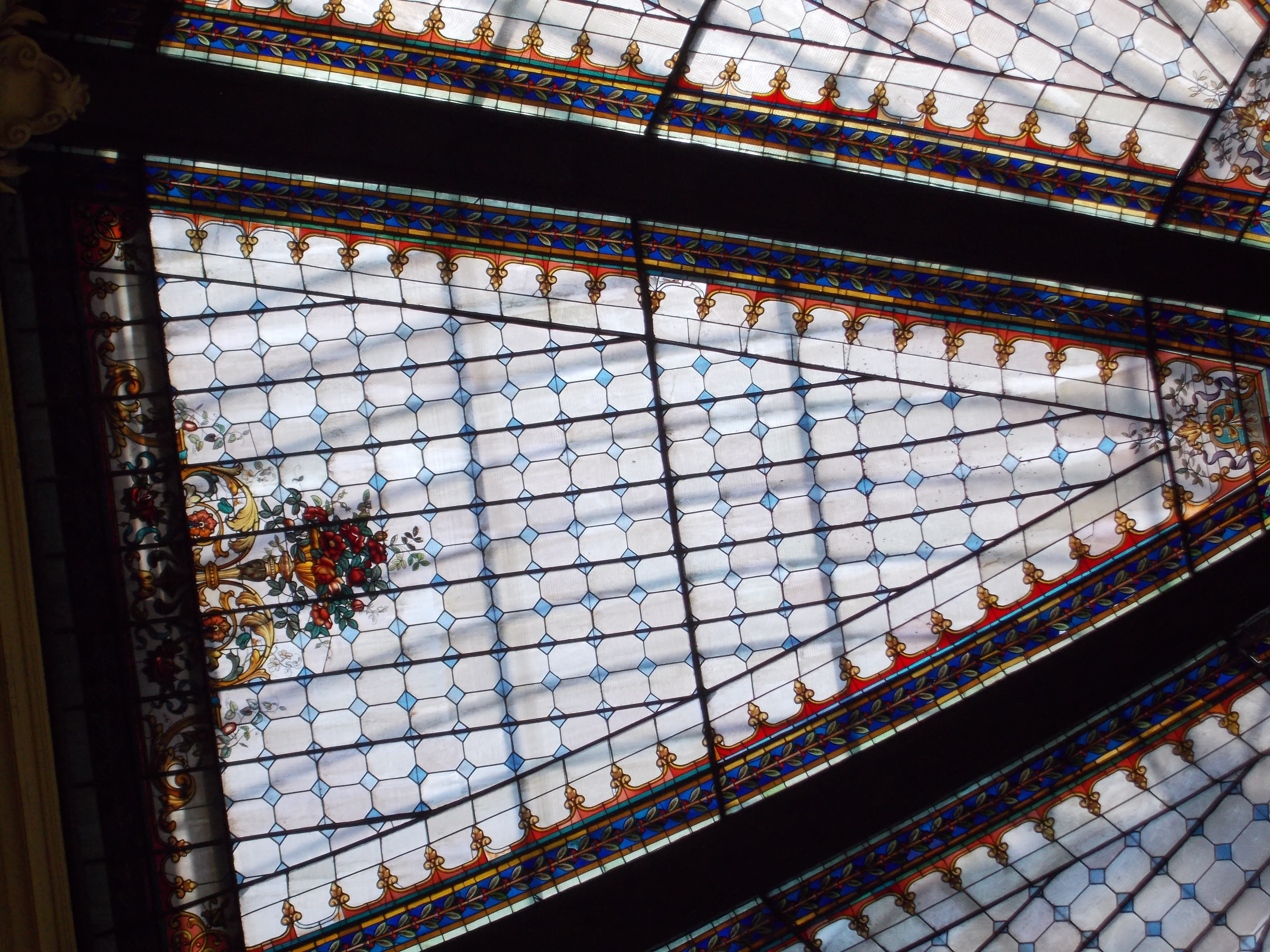 Ceiling Oktagon shopping complex