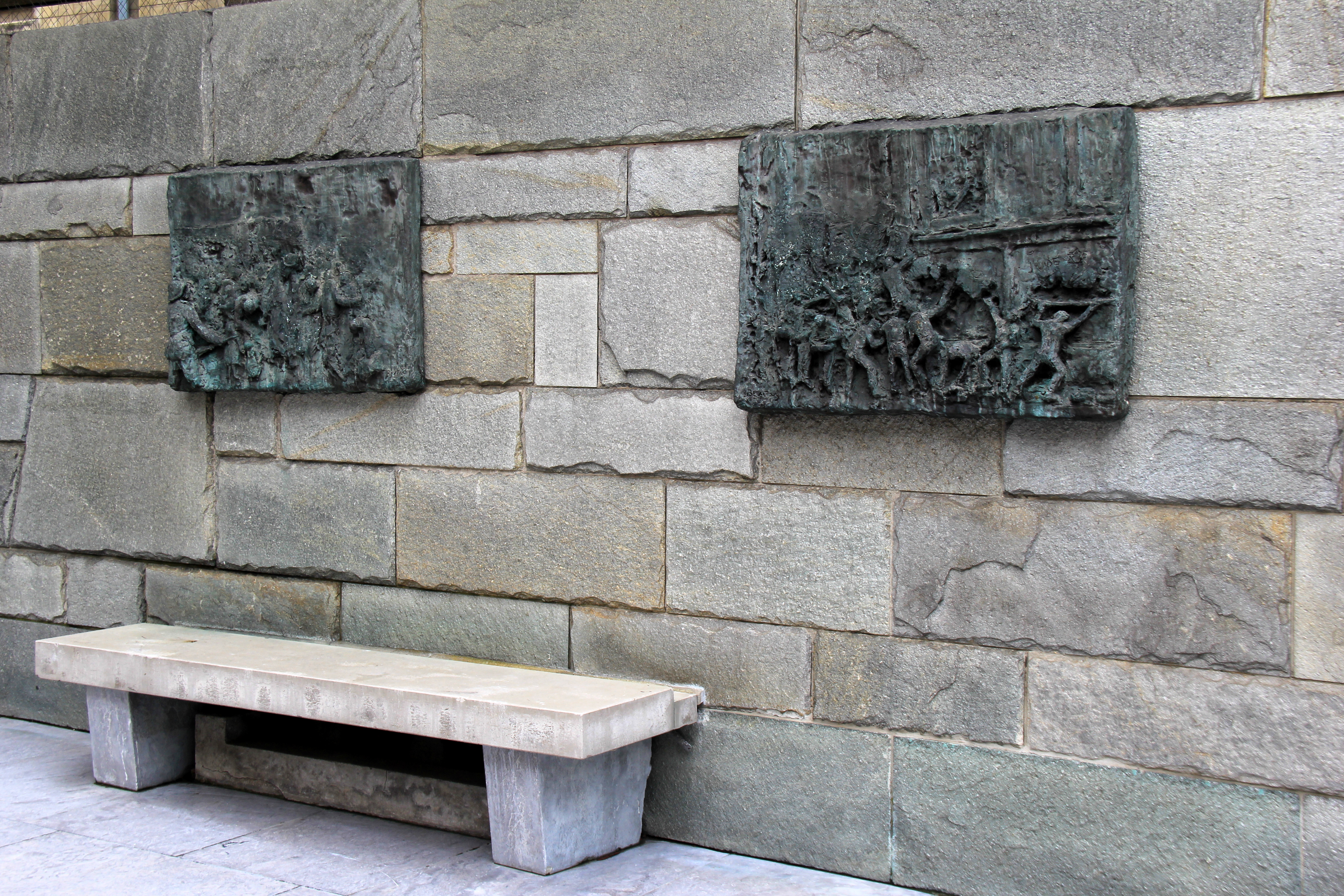 Bas Relief Concentration Camps - Holocaust Memorial de la Shoah