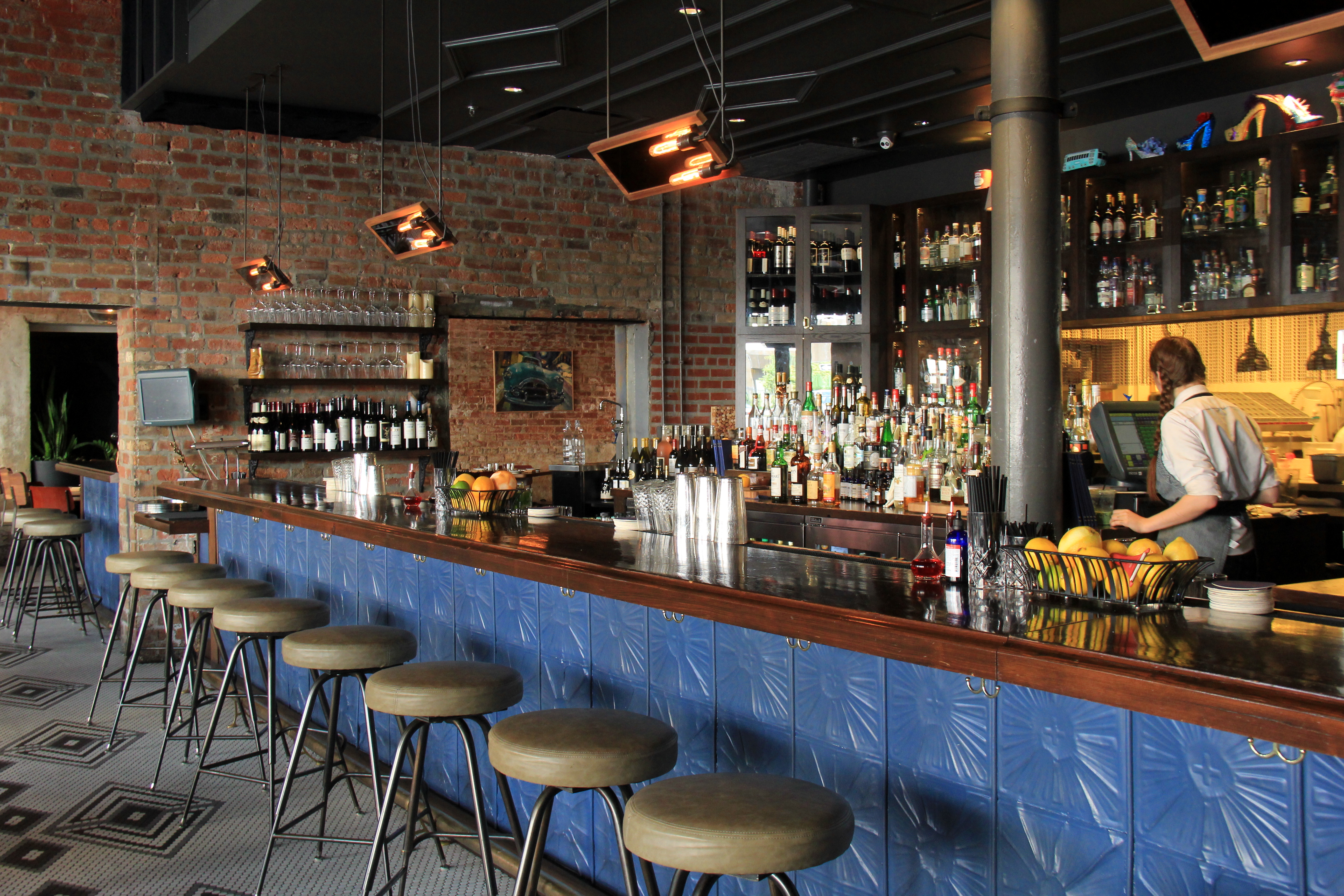 Bar at Old 77 Hotel and Chandlery