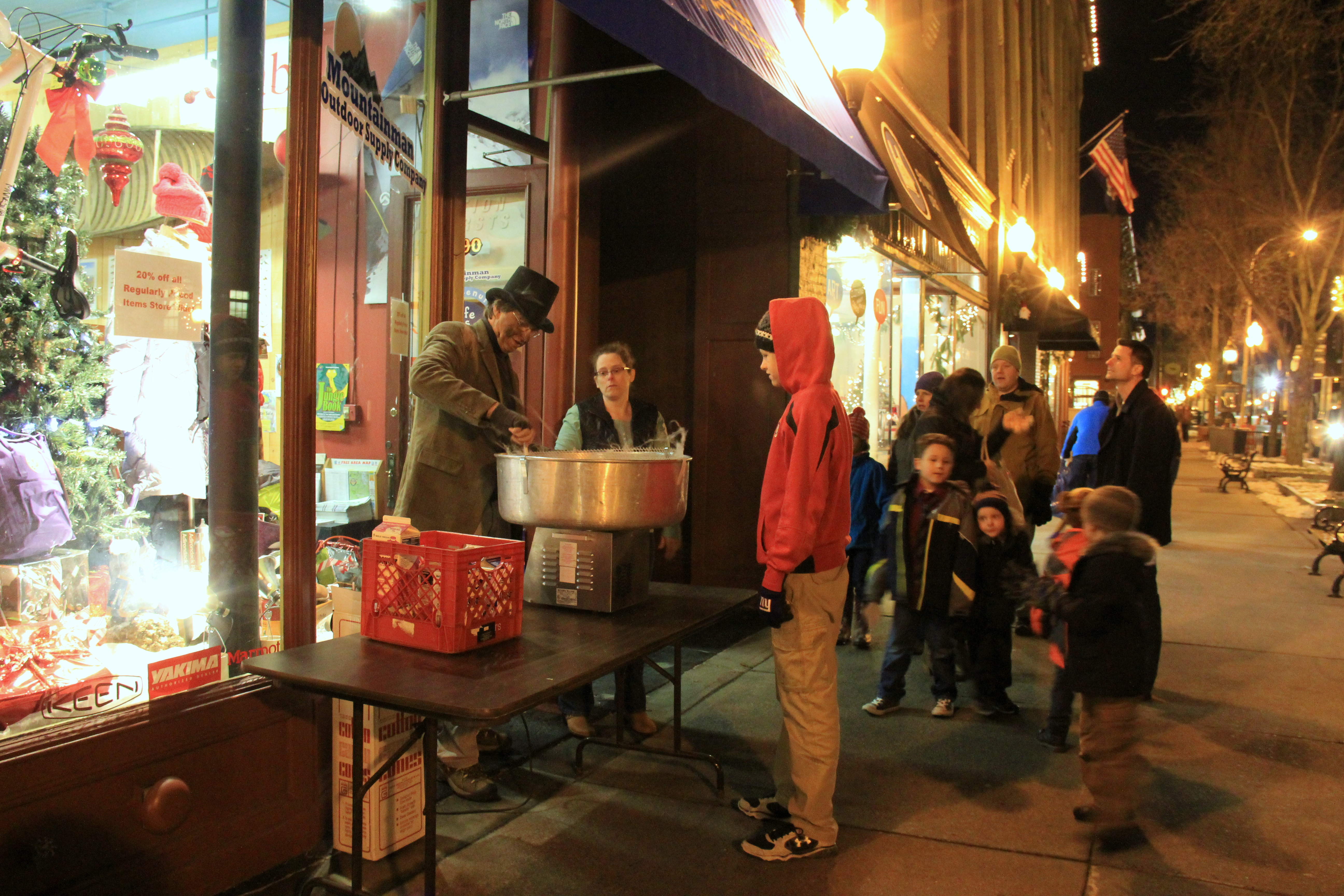 Christmas Cotton Candy - Victorian Street Walk Saratoga