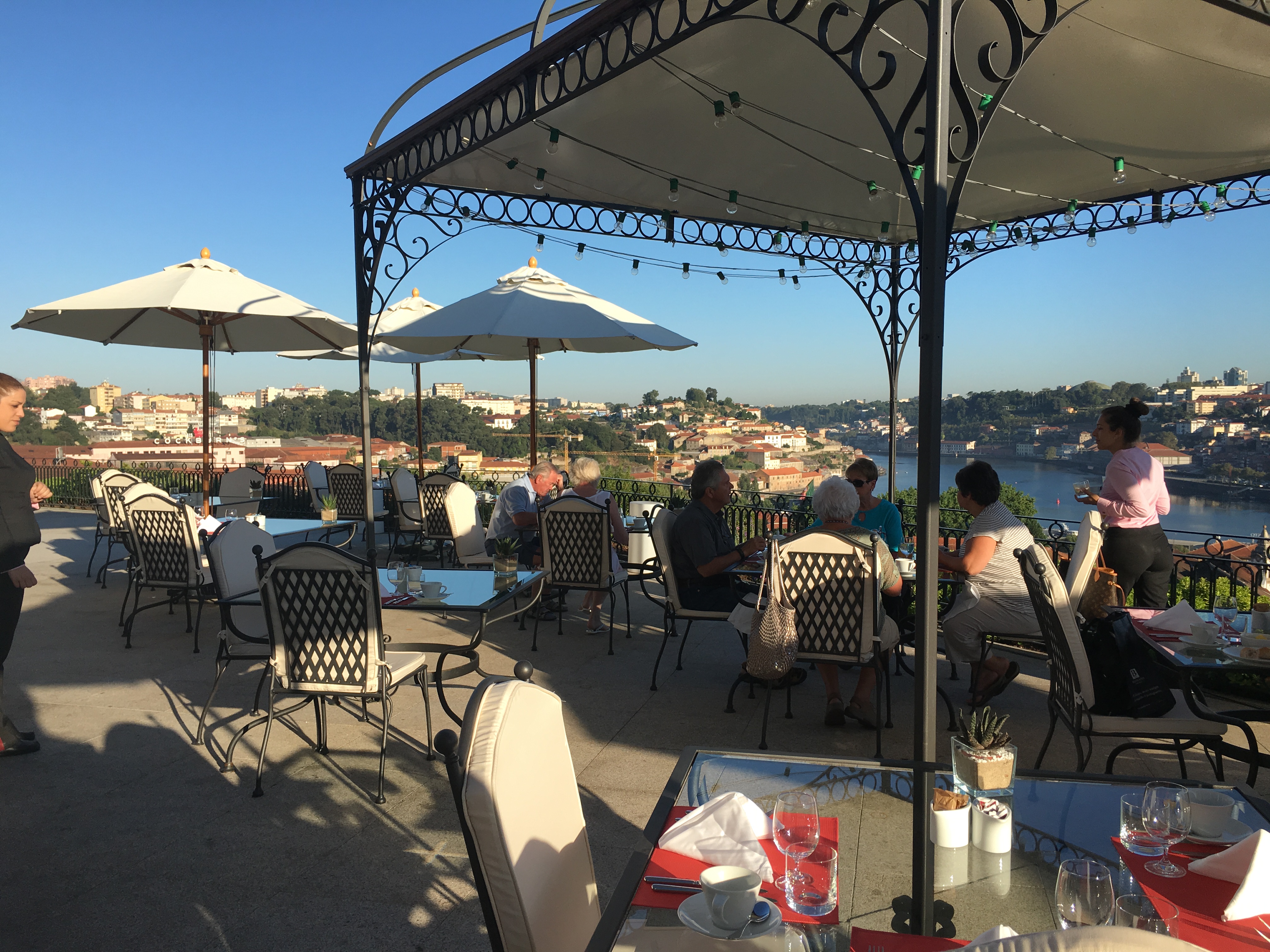 Outdoor Breakfast Seating at Yeatman Hotel