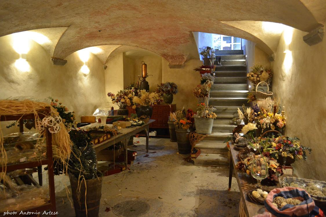 Through the Smoke: Creating a Scent of Your Own at Aquaflor Firenze