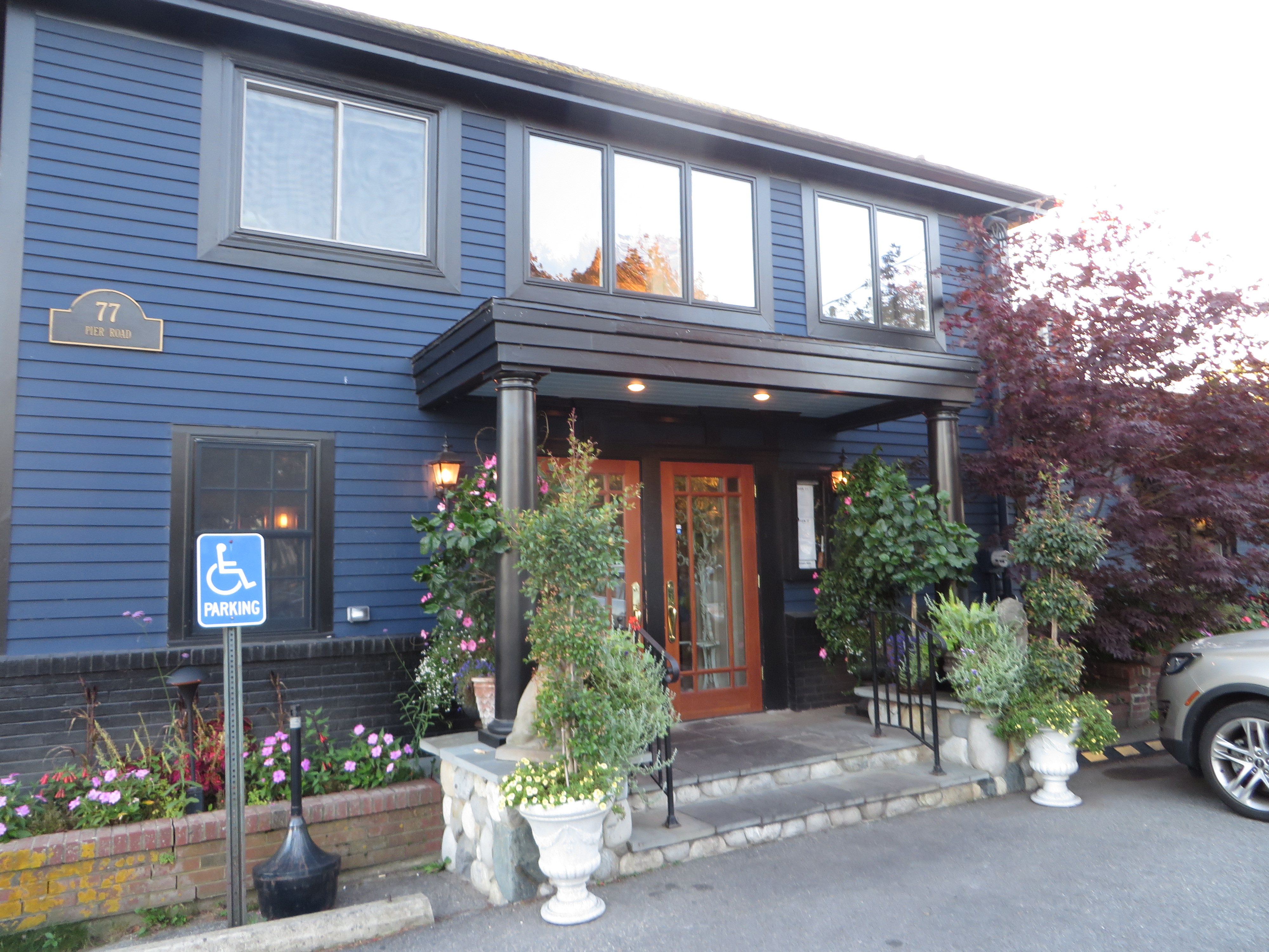 Pier 77 Restaurant at Cape Porpoise