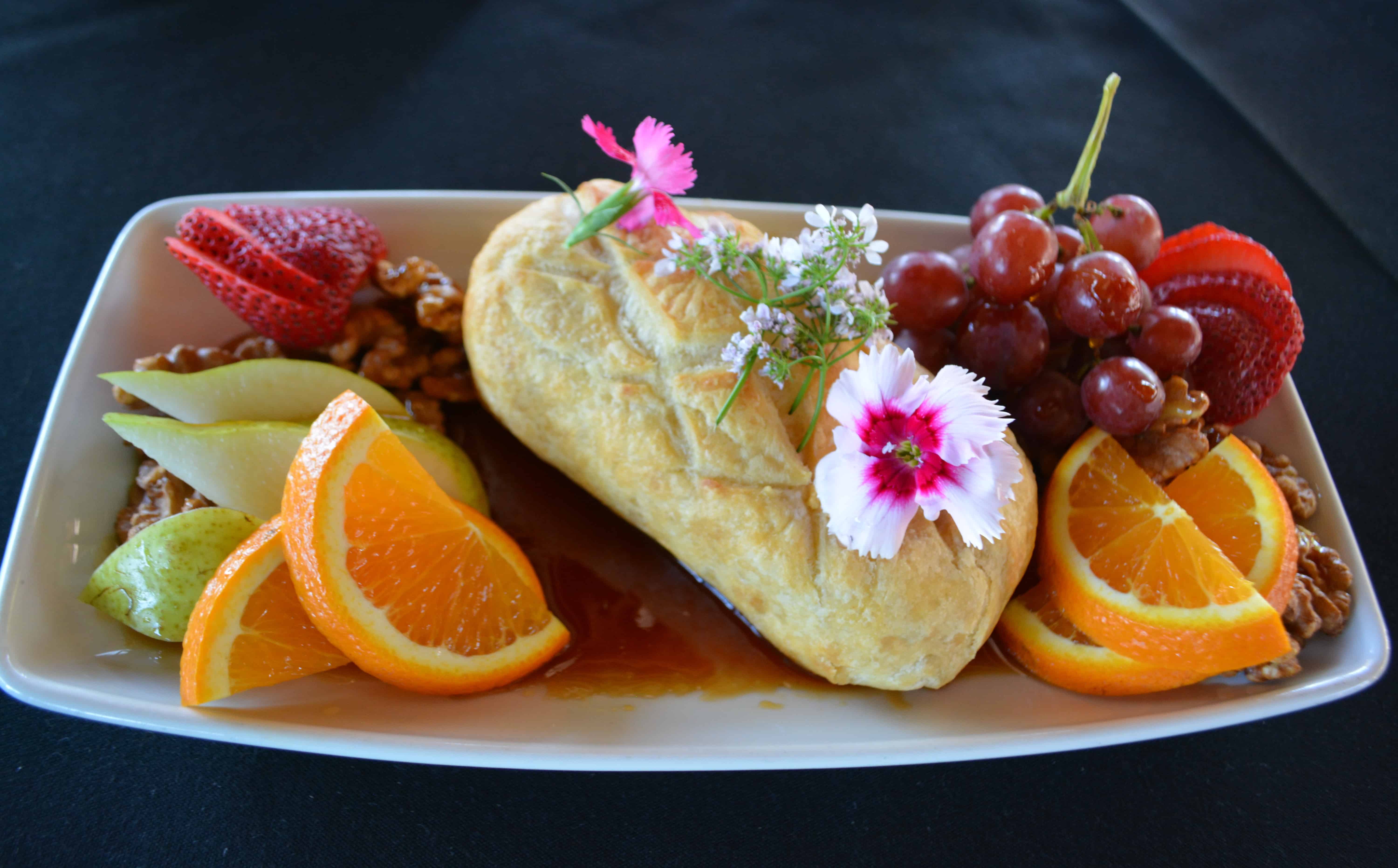 Cafe Champagne Brie en Croute