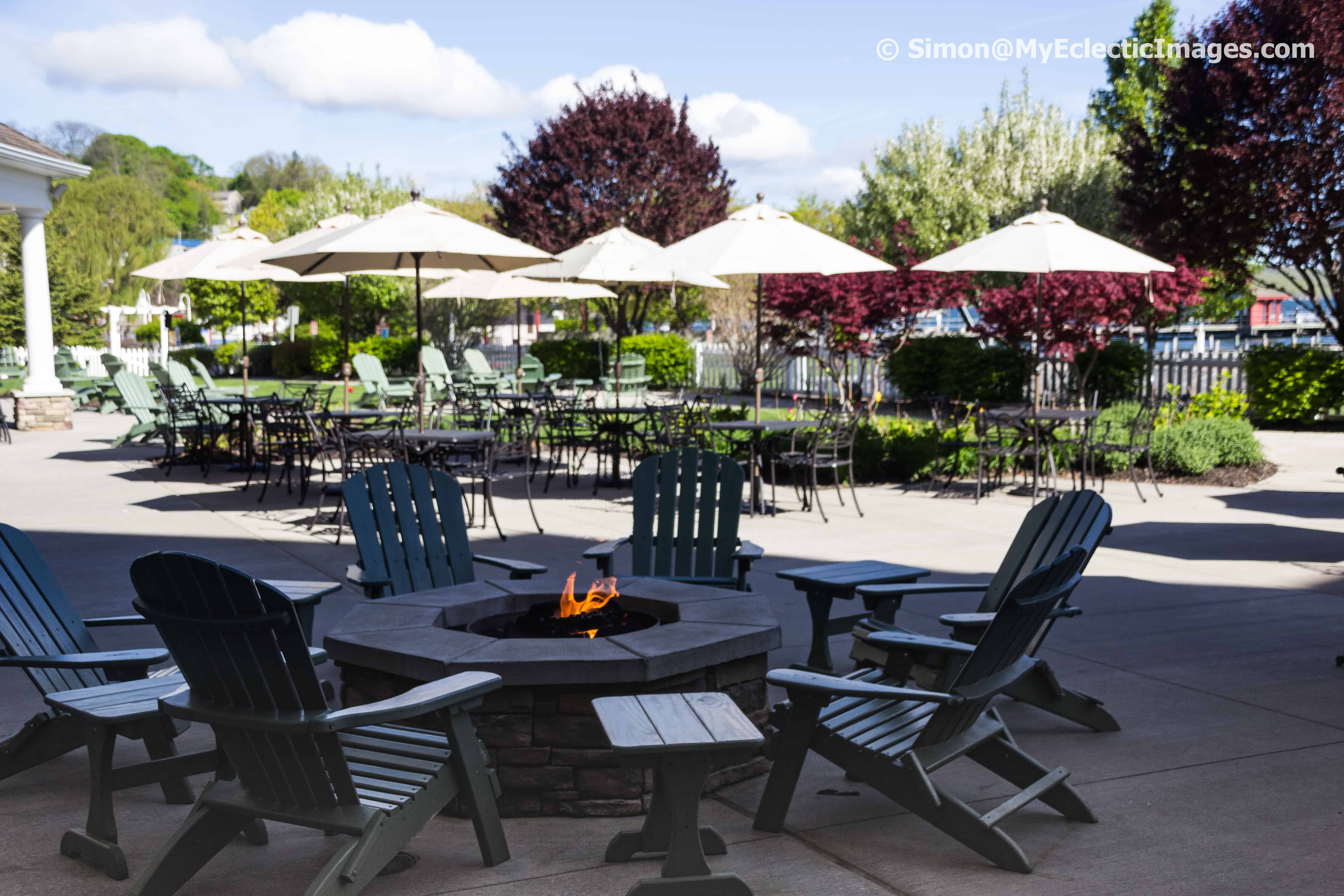 Watkins Glen Harbor Hotel Patio