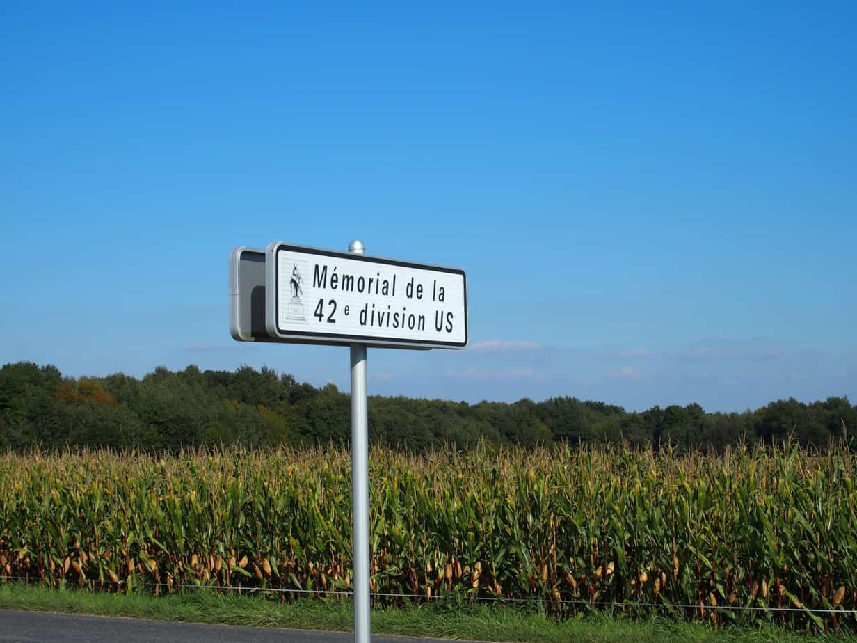 Directional to the Memorial to the Rainbow Division