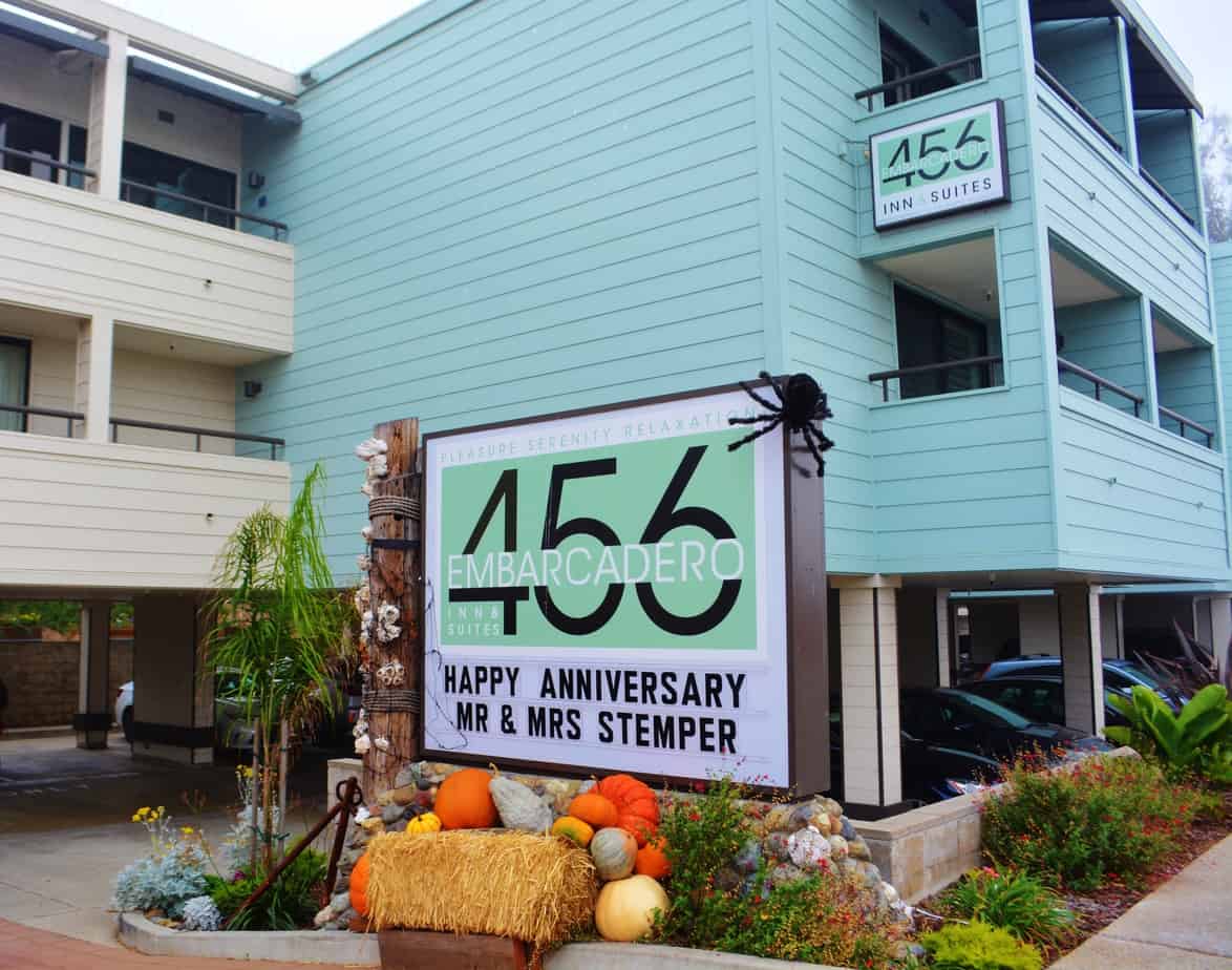 456 Embarcadero Inn & Suites