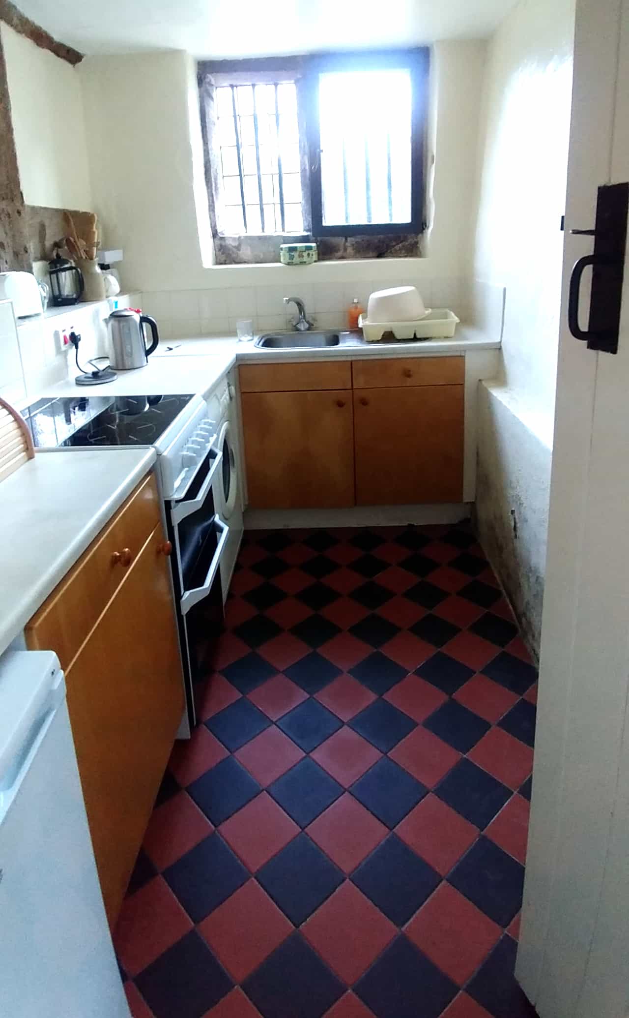 Full kitchen at the Game Larders Cottage, Wythall Estate, Ross-on-Wye England