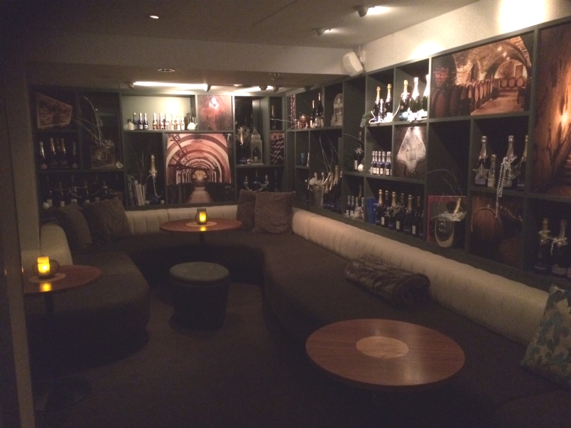 Crowne Plaza London Voltaires Champagne Bar
