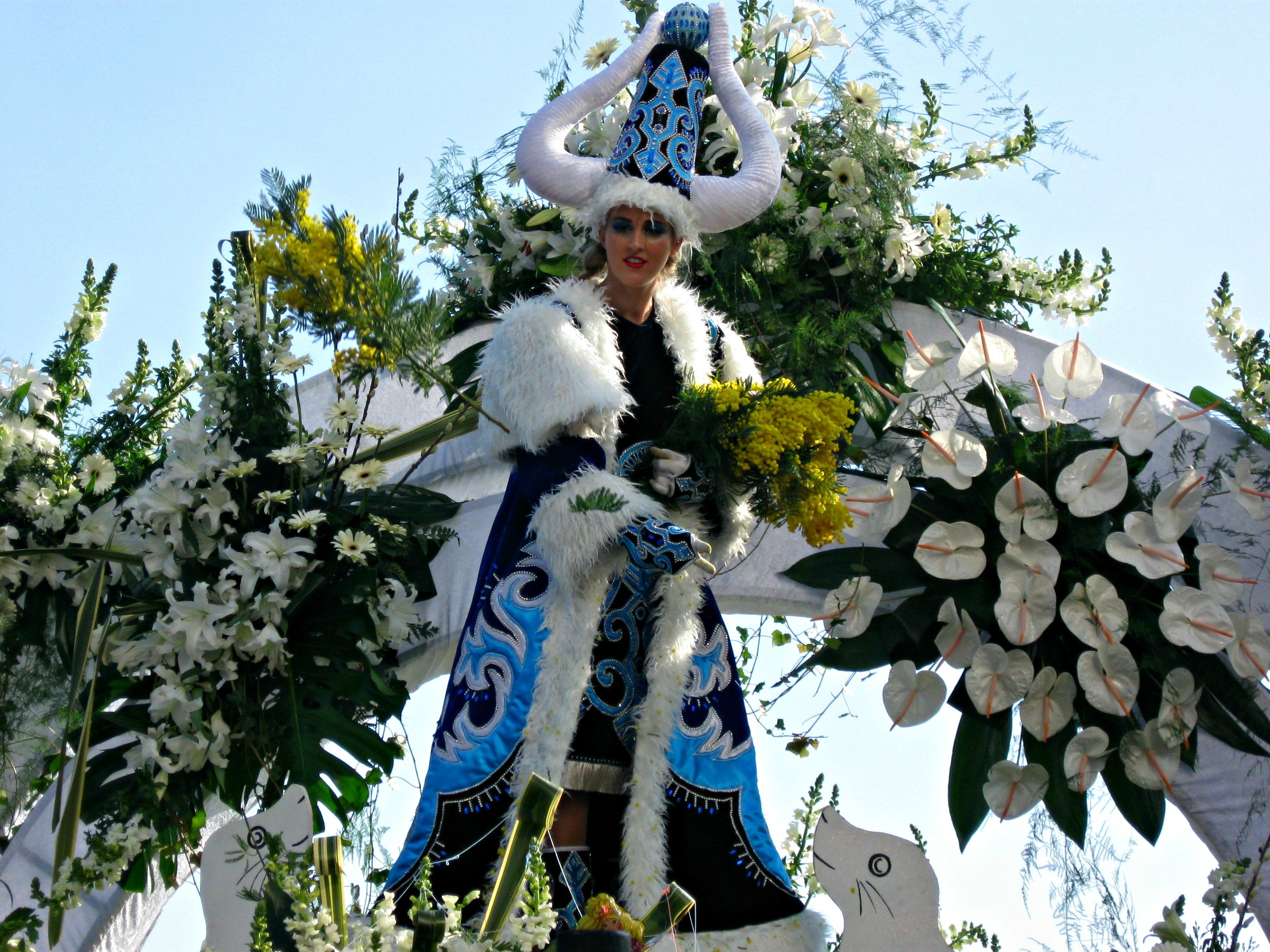 Blue Flower Queen at Carnaval Nice