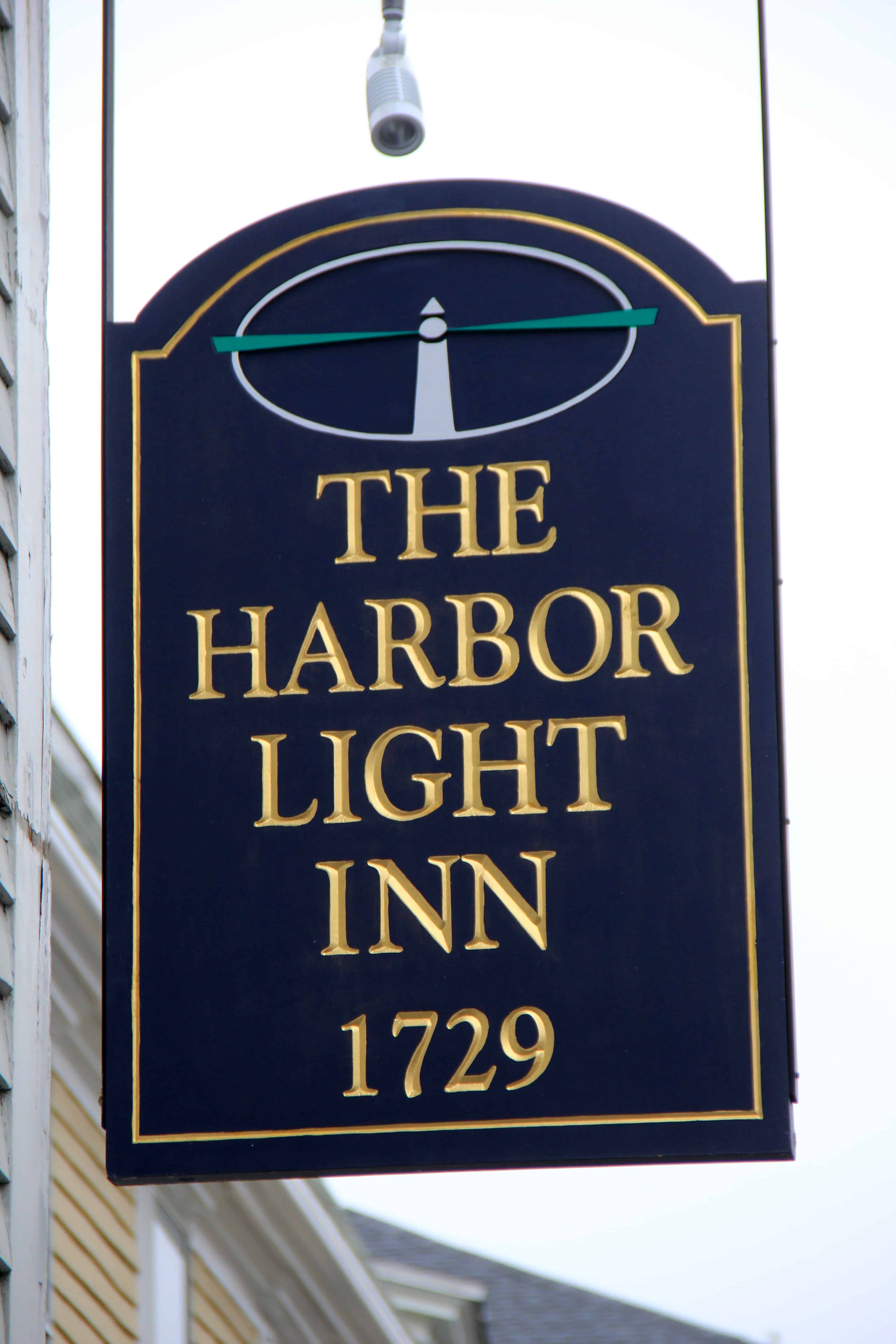 Harbor Light Inn Sign